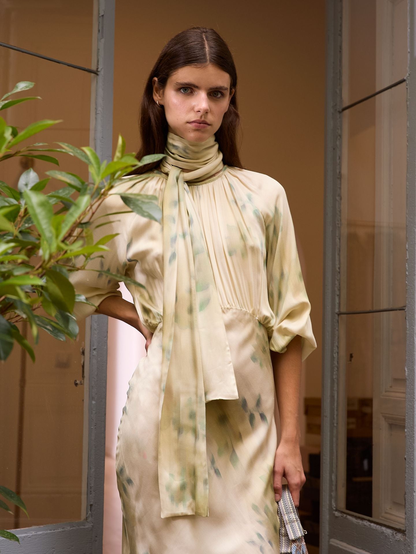 Vestido midi flores verdes