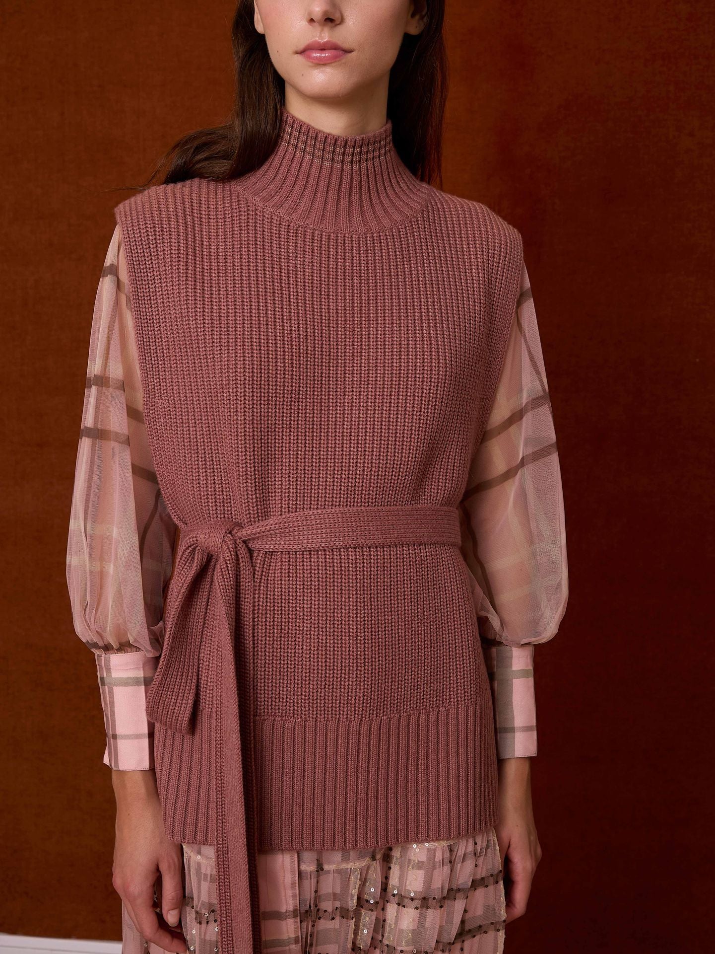 Chaleco cuello alto rosa antiguo