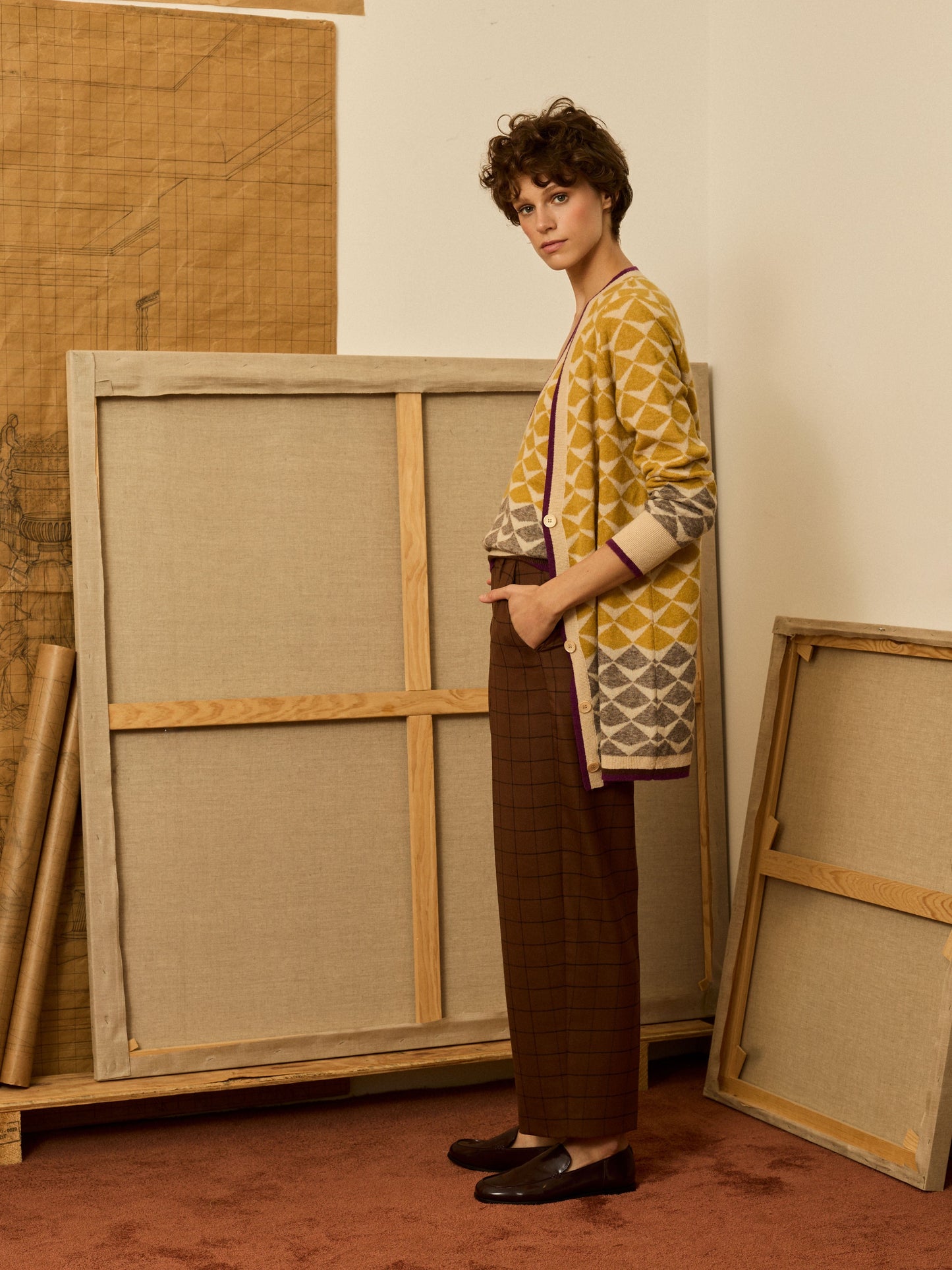 Pantalón carrot marrón de cuadros