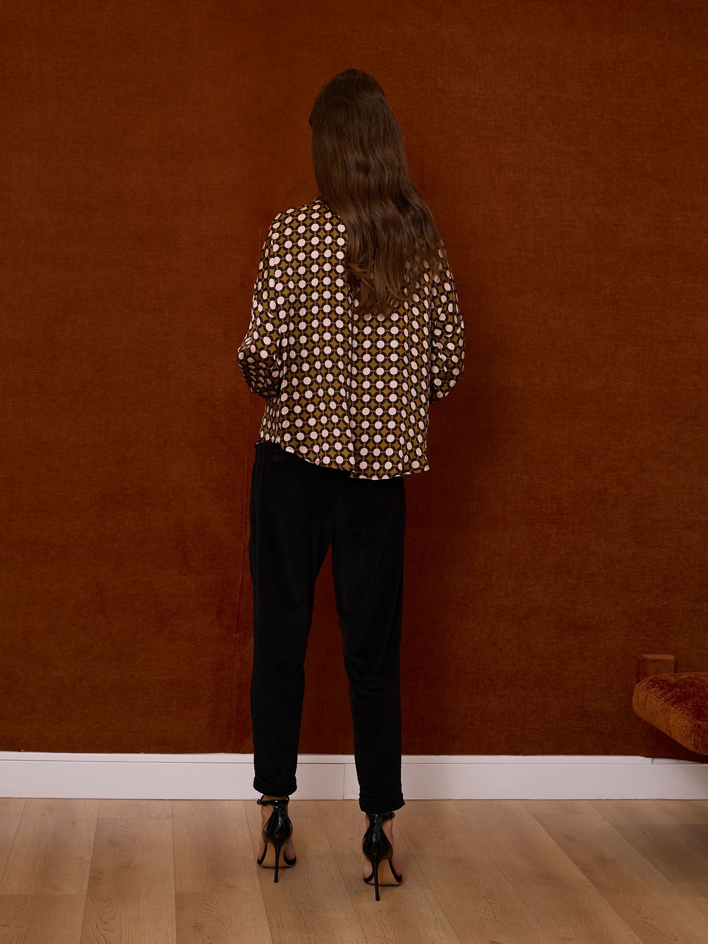 Blusa de lunares color tabaco