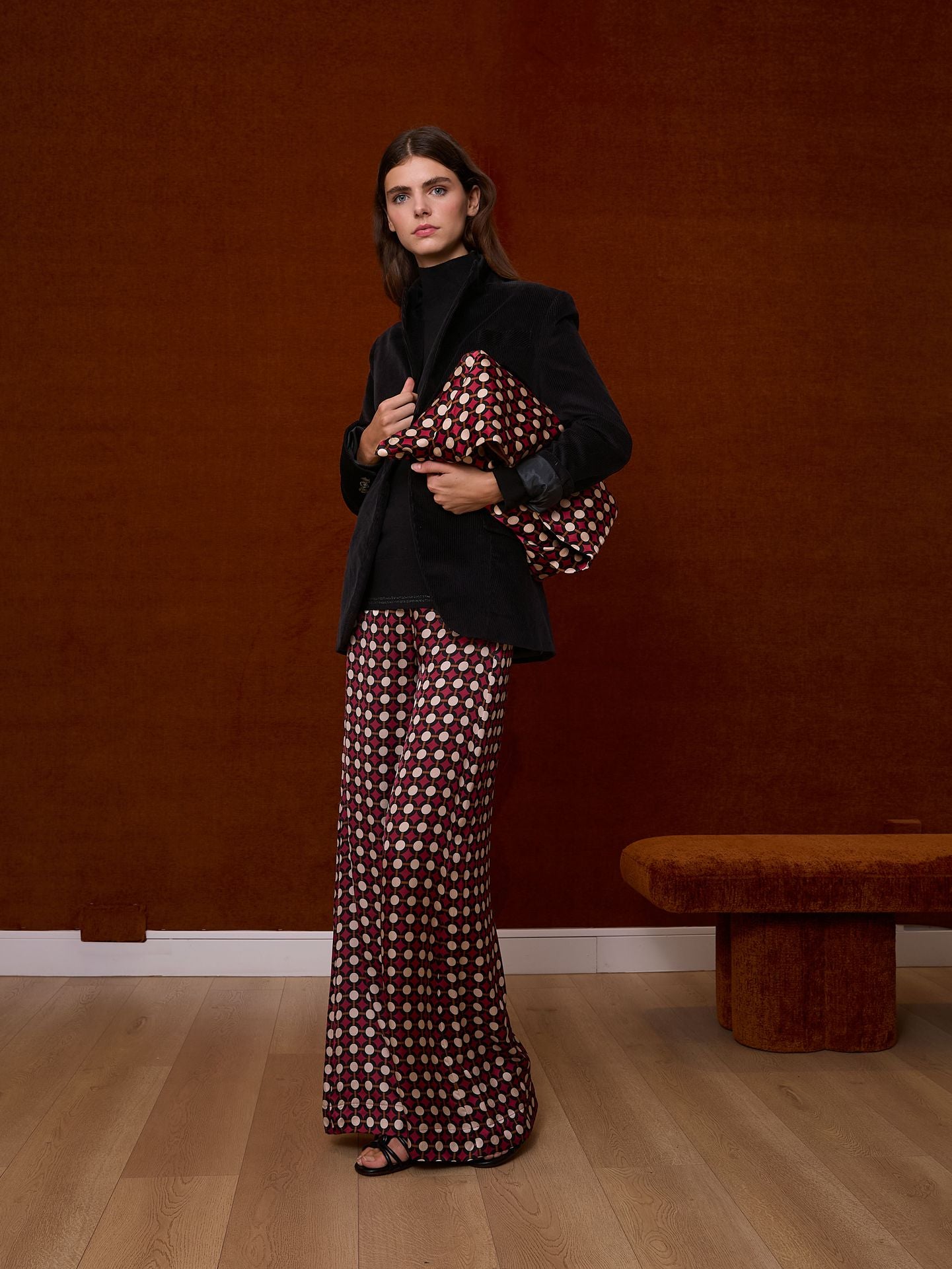 Pantalón de lunares granate