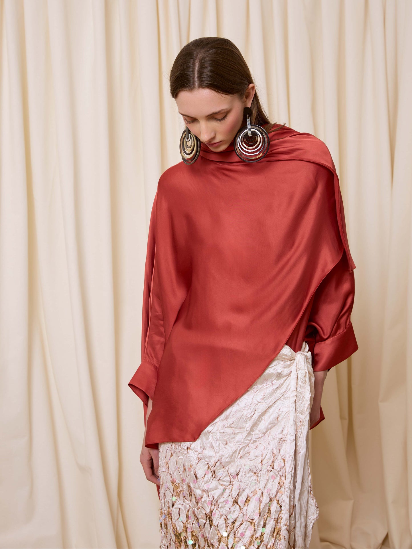 Blusa con capa teja