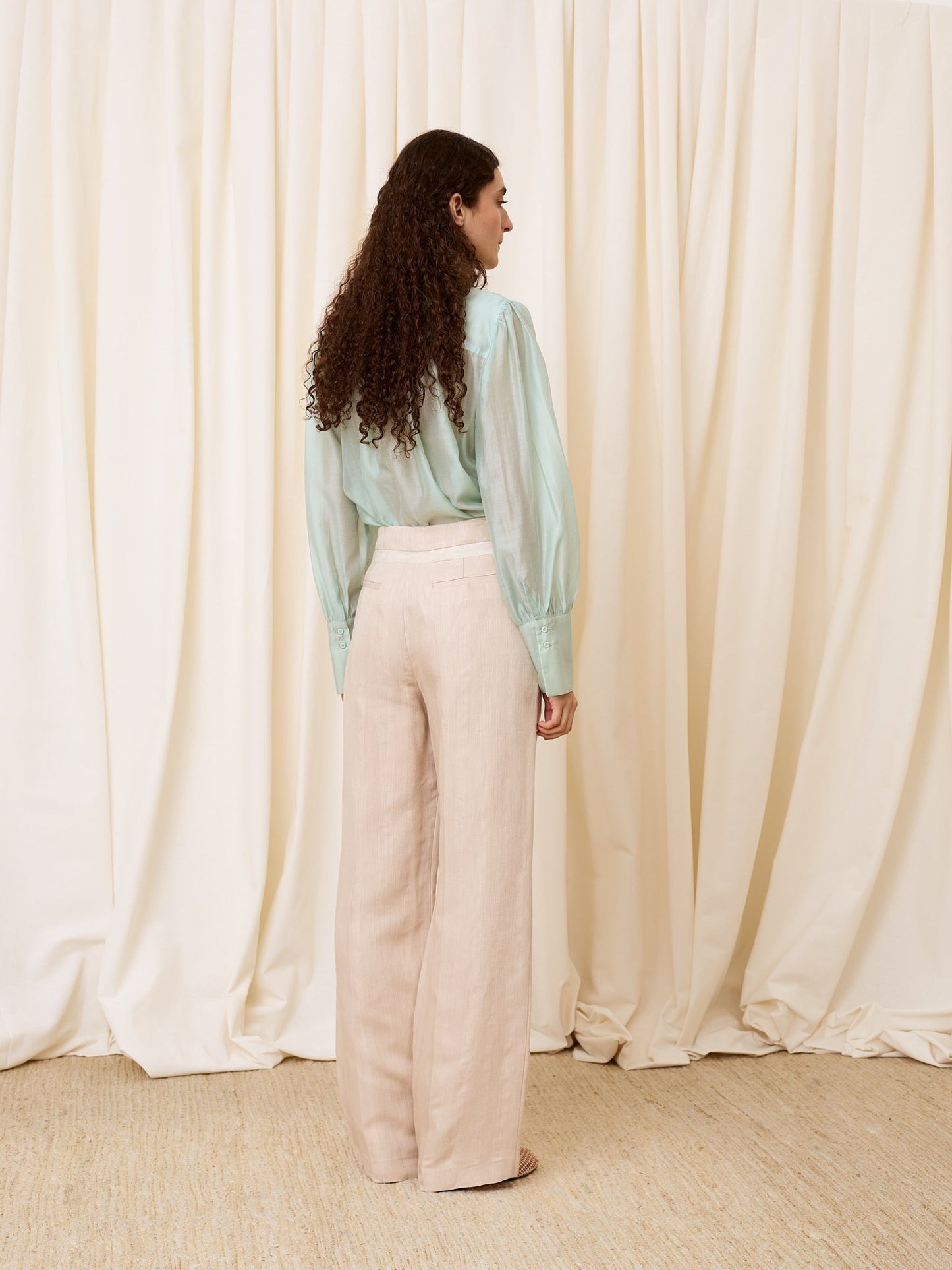 Pantalón con lino beige
