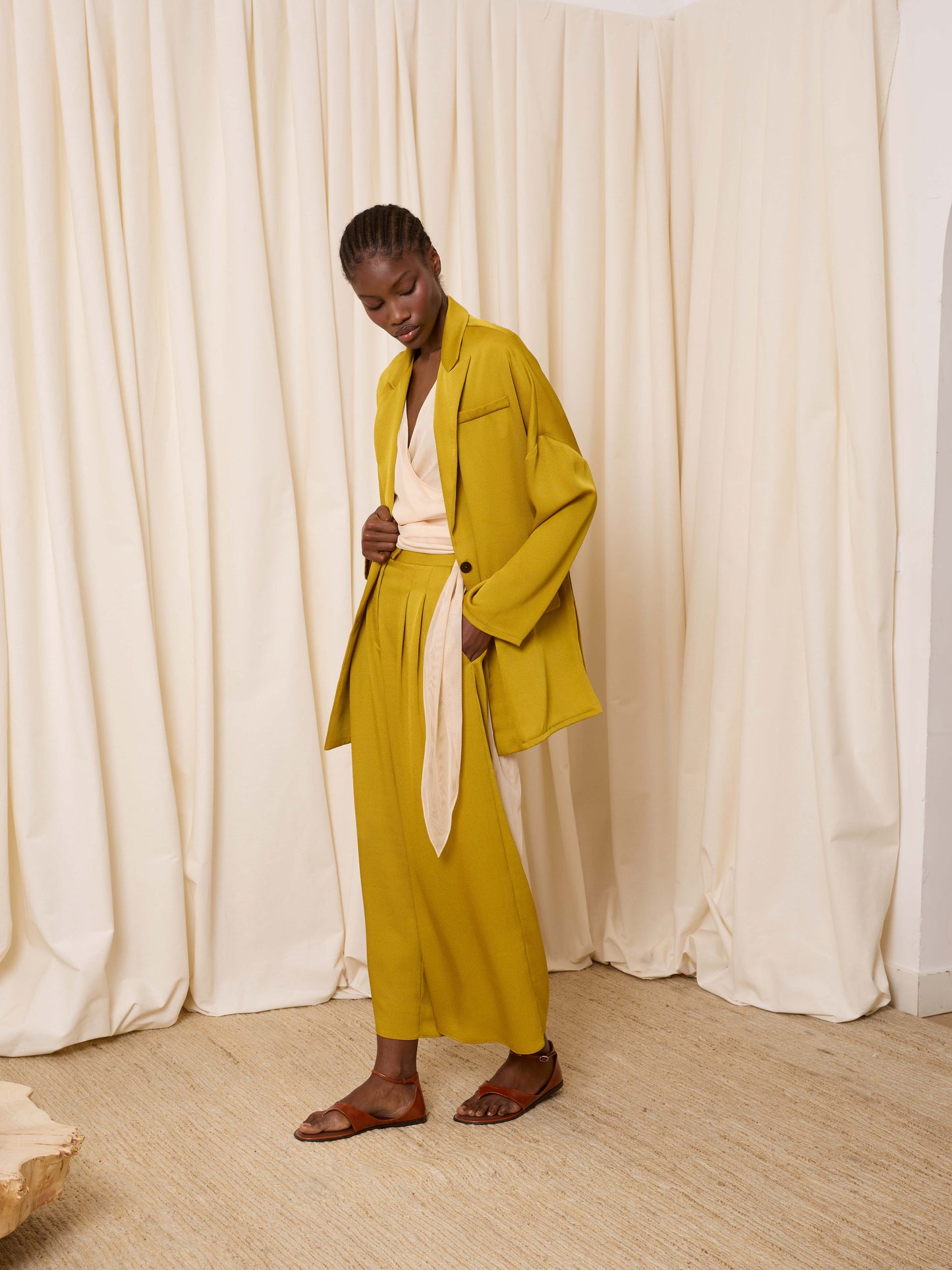 Blazer satinada pistacho