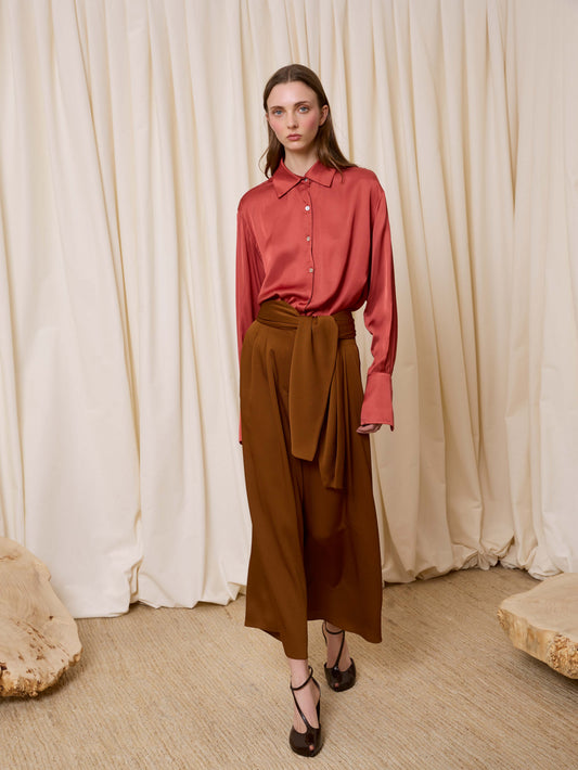 Camisa satinada teja