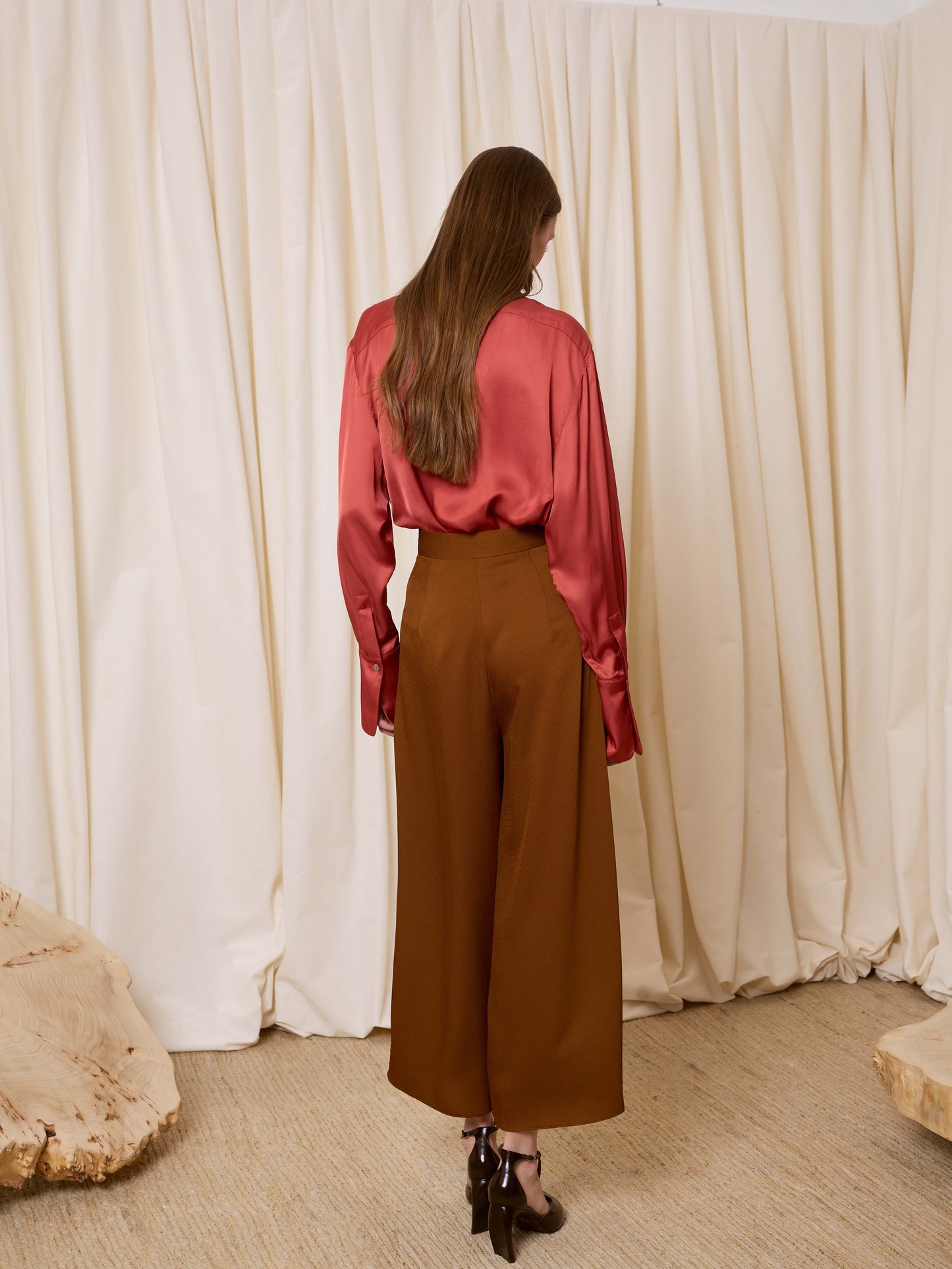 Pantalón ancho color chocolate
