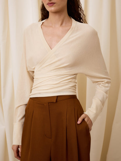 Chaqueta con lazada beige