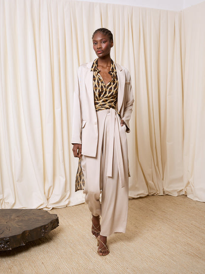 Blazer satinada piedra