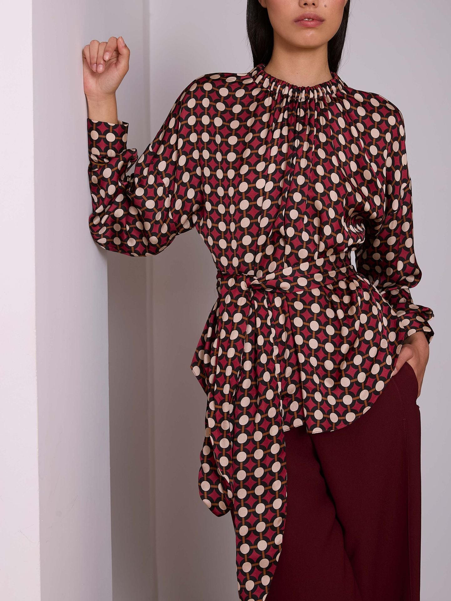 Blusa de lunares granate