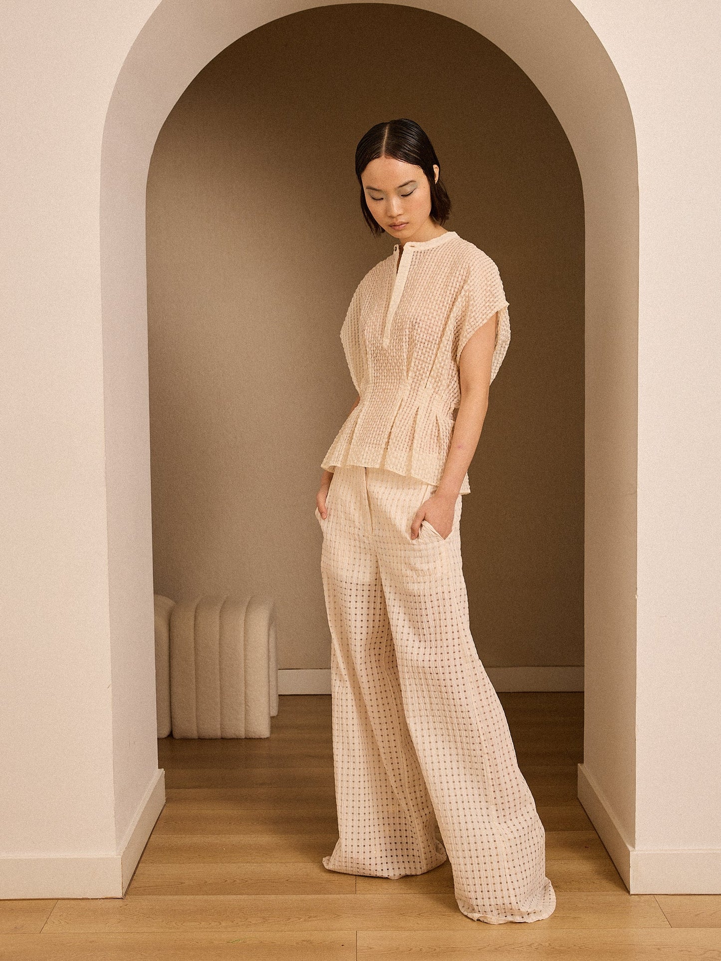 Blusa calada color crudo