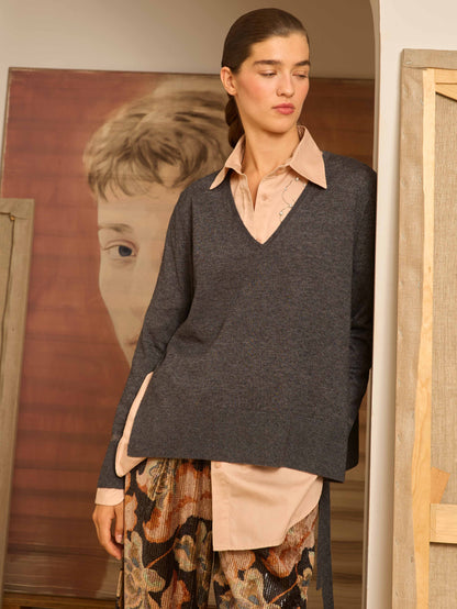 Jersey gris de pico con lazadas