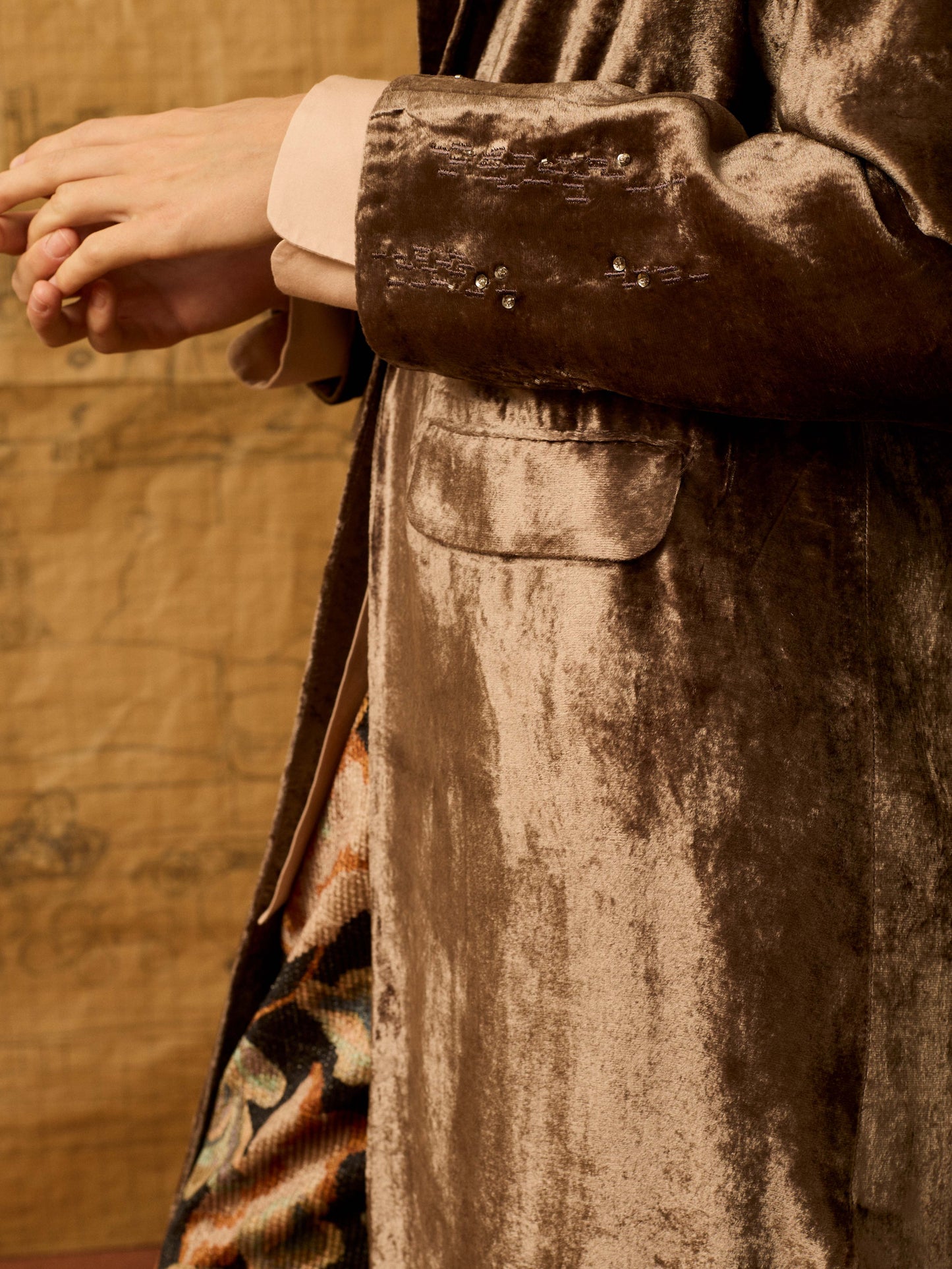 Levita terciopelo topo