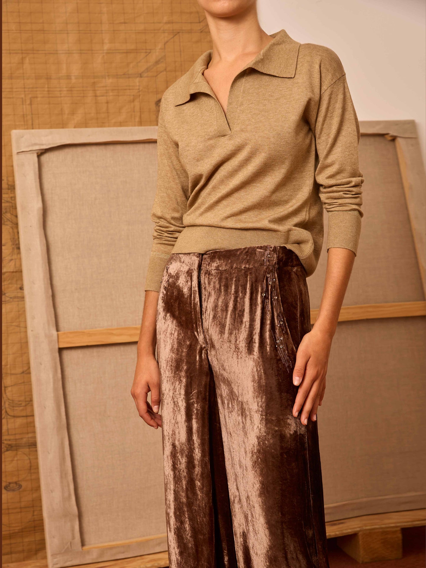 Pantalón terciopelo topo