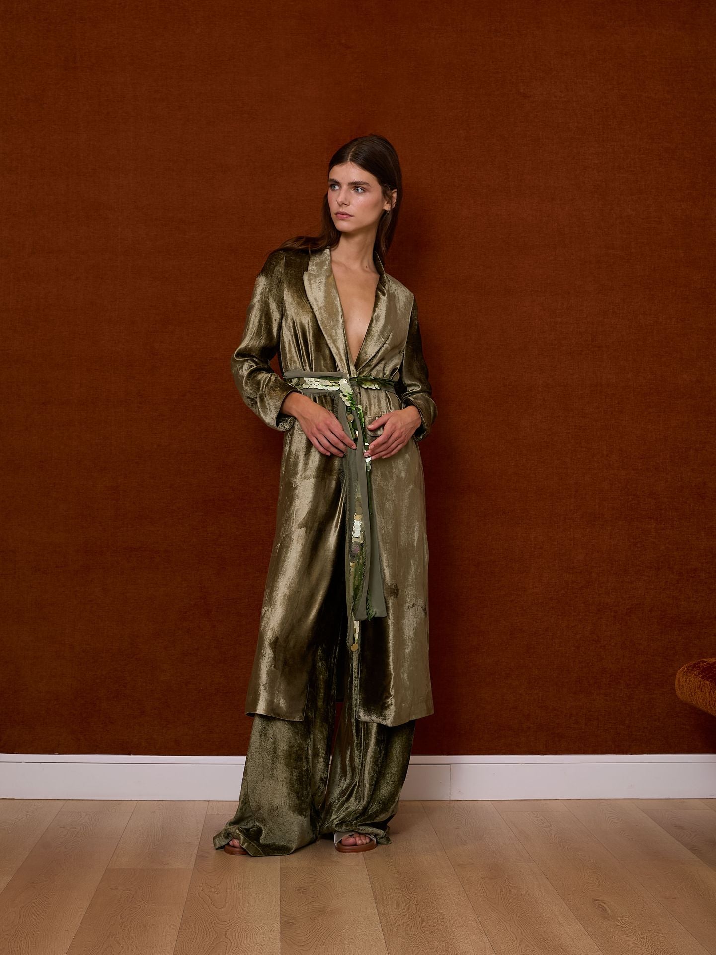 Abrigo verde de terciopelo y lentejuelas