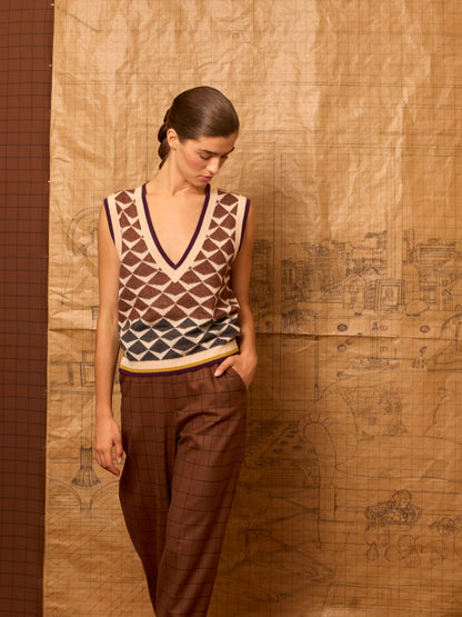 Chaleco greca de intarsia marrón