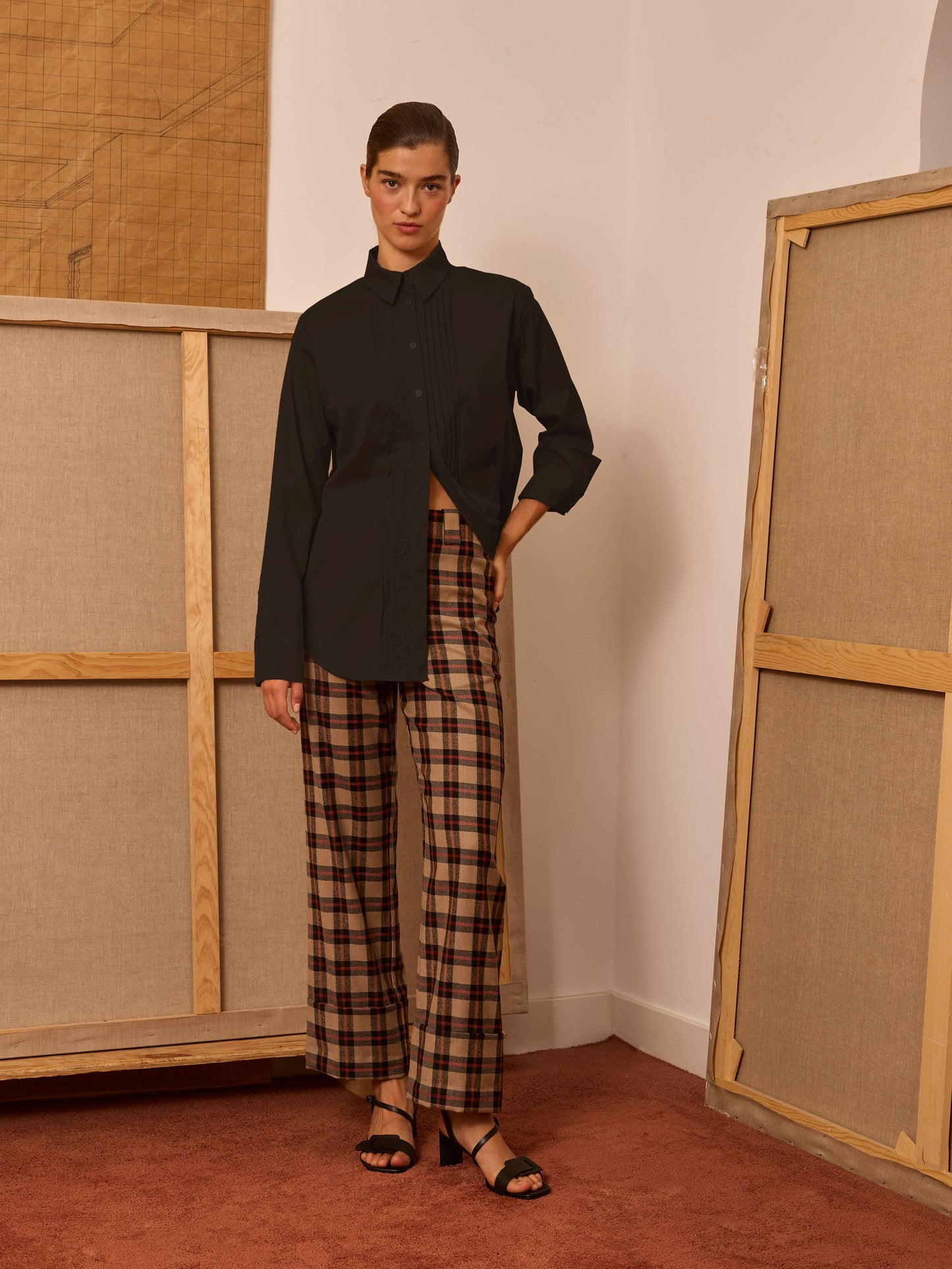 Camisa negras con jaretas