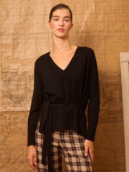 Jersey negro de pico con lazadas