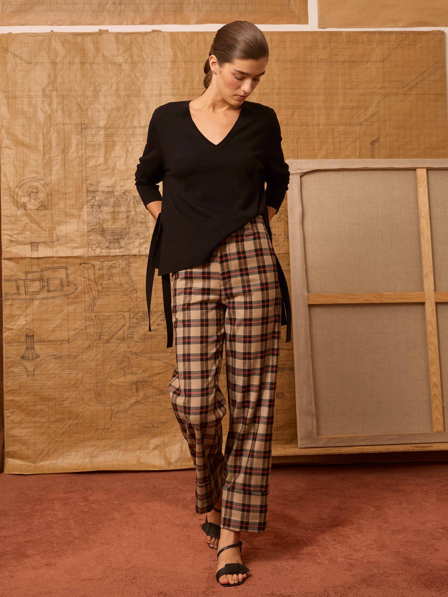 Jersey negro de pico con lazadas