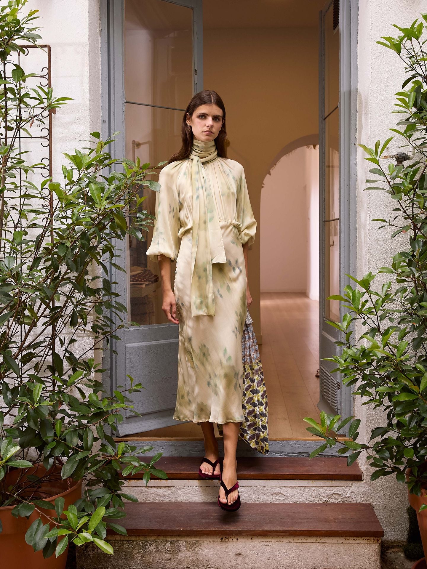 Vestido midi flores verdes