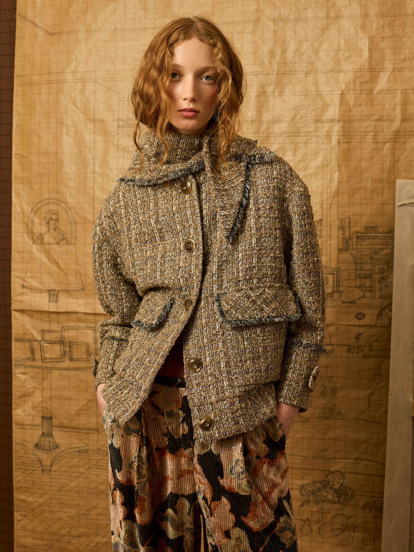 Cazadora topo con desflecado.