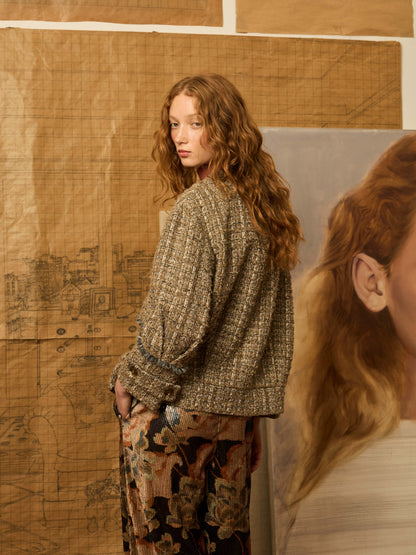 Cazadora topo con desflecado.