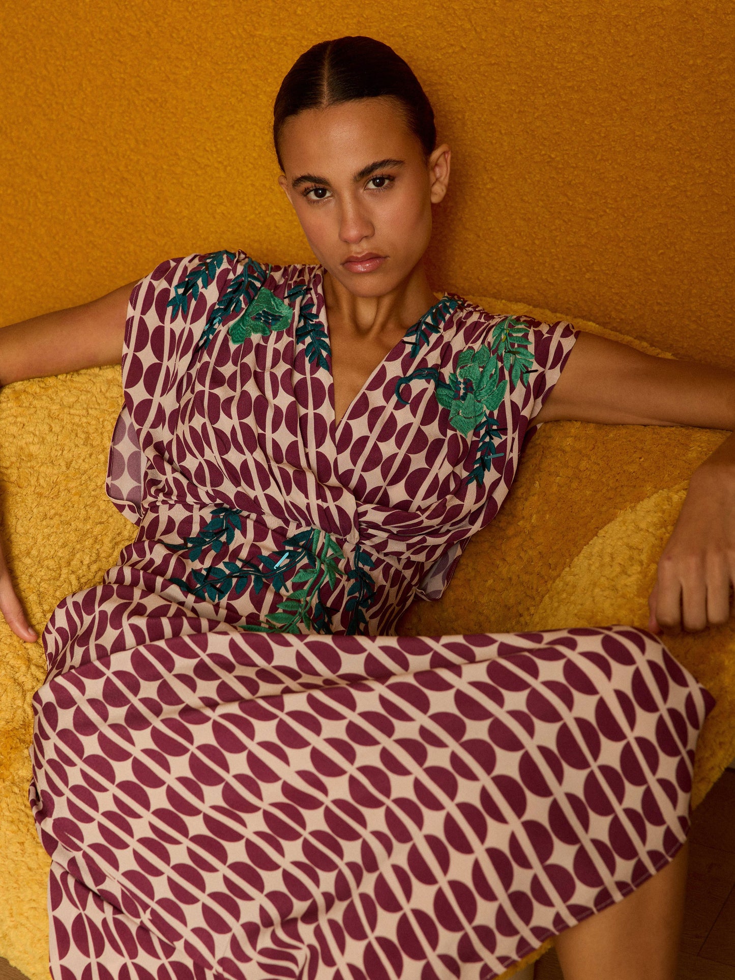 Vestido midi granos café granate