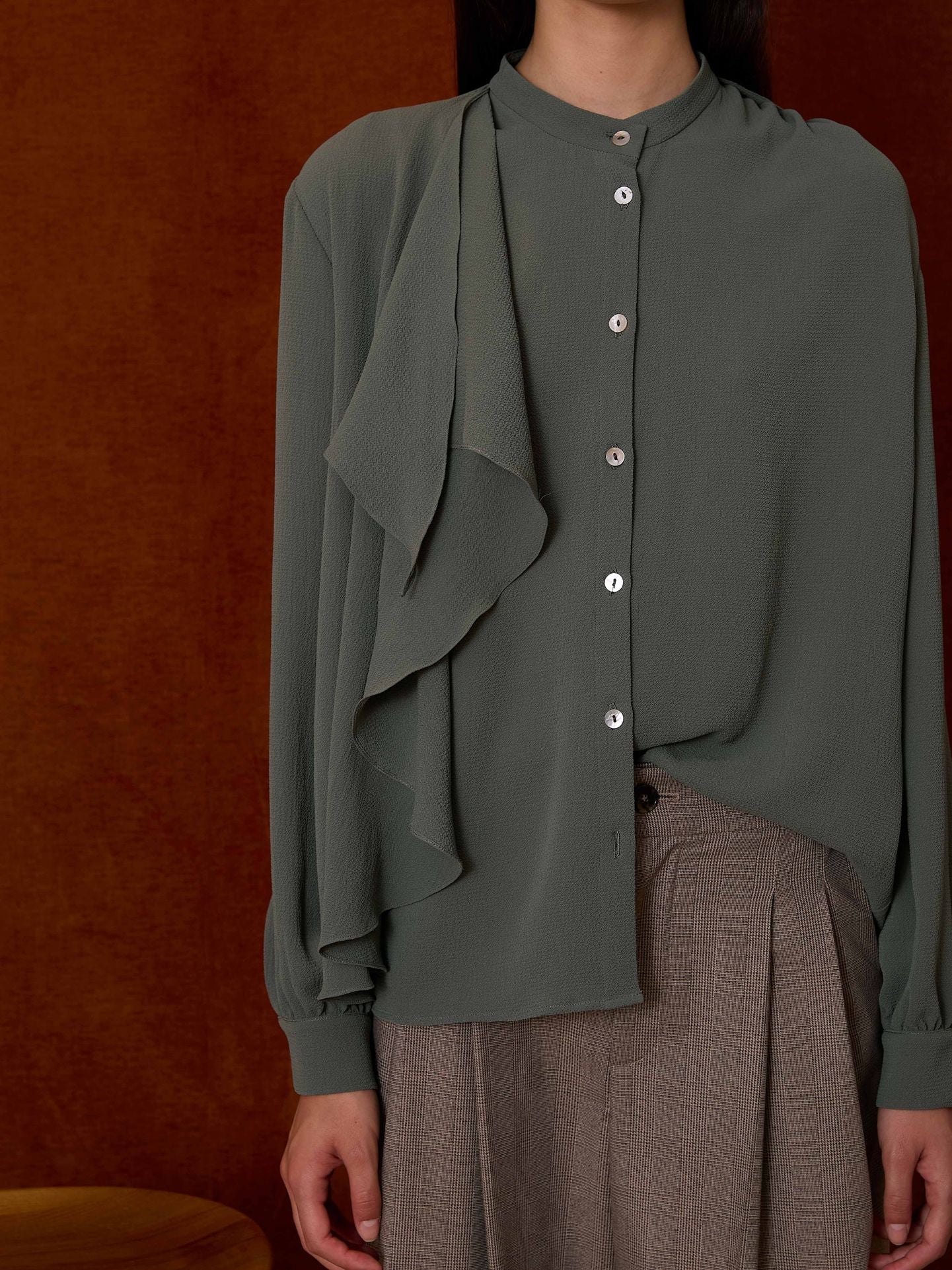 Blusa con lazada cruzada verde