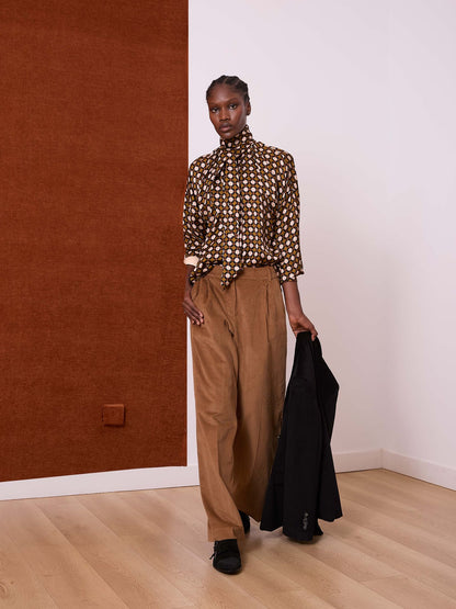 Blusa de lunares color tabaco