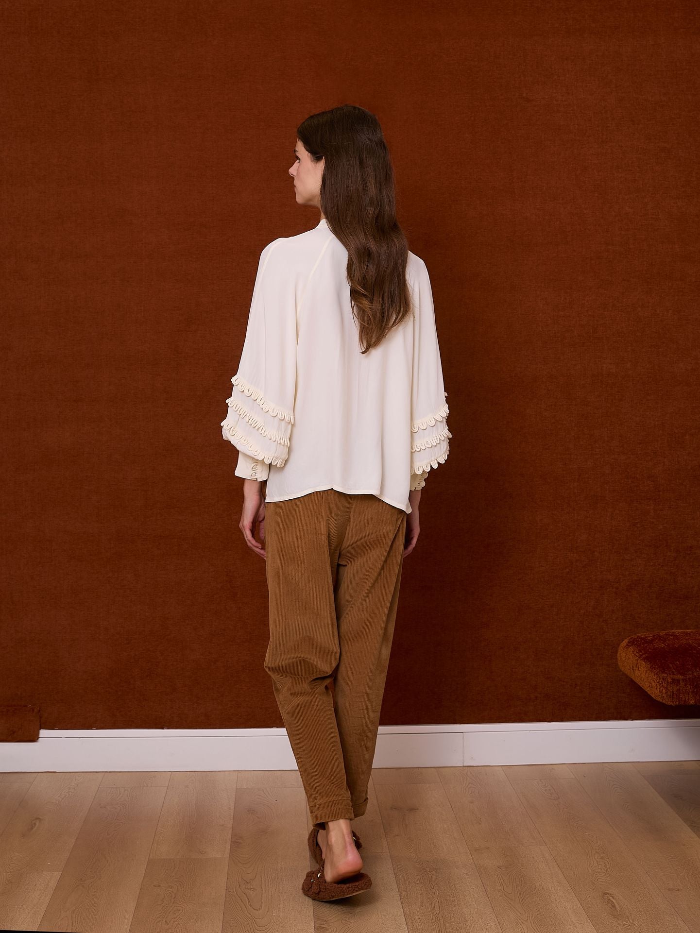 Camisa satinada manga ranglan marfil