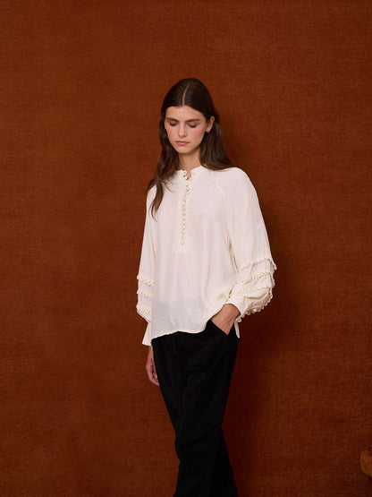 Camisa satinada manga ranglan marfil