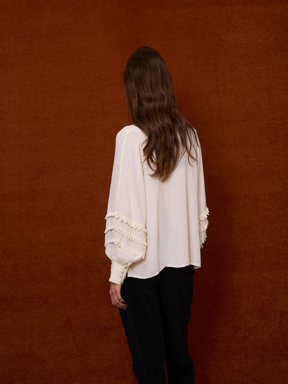 Camisa satinada manga ranglan marfil