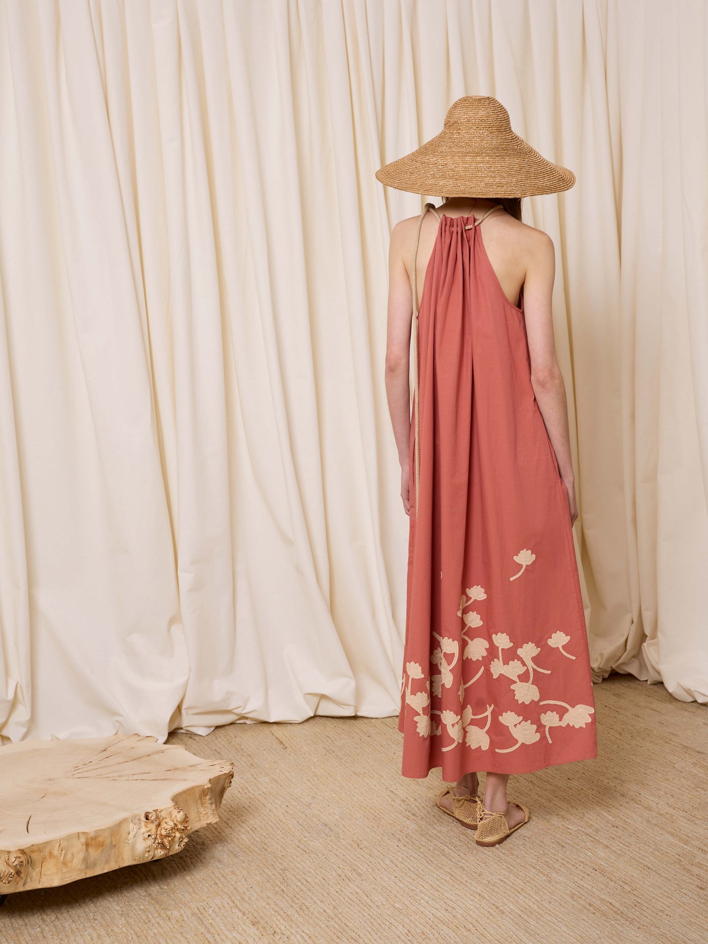 Vestido halter coral