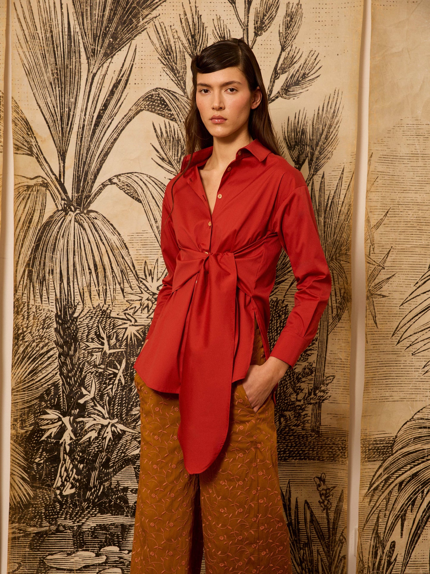 Camisa con lazada teja