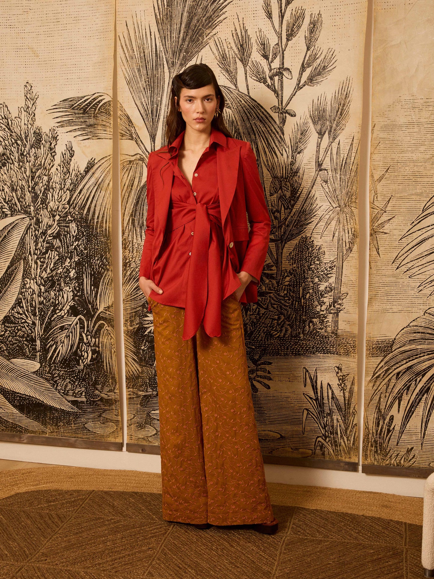 Pantalón mostaza bordado