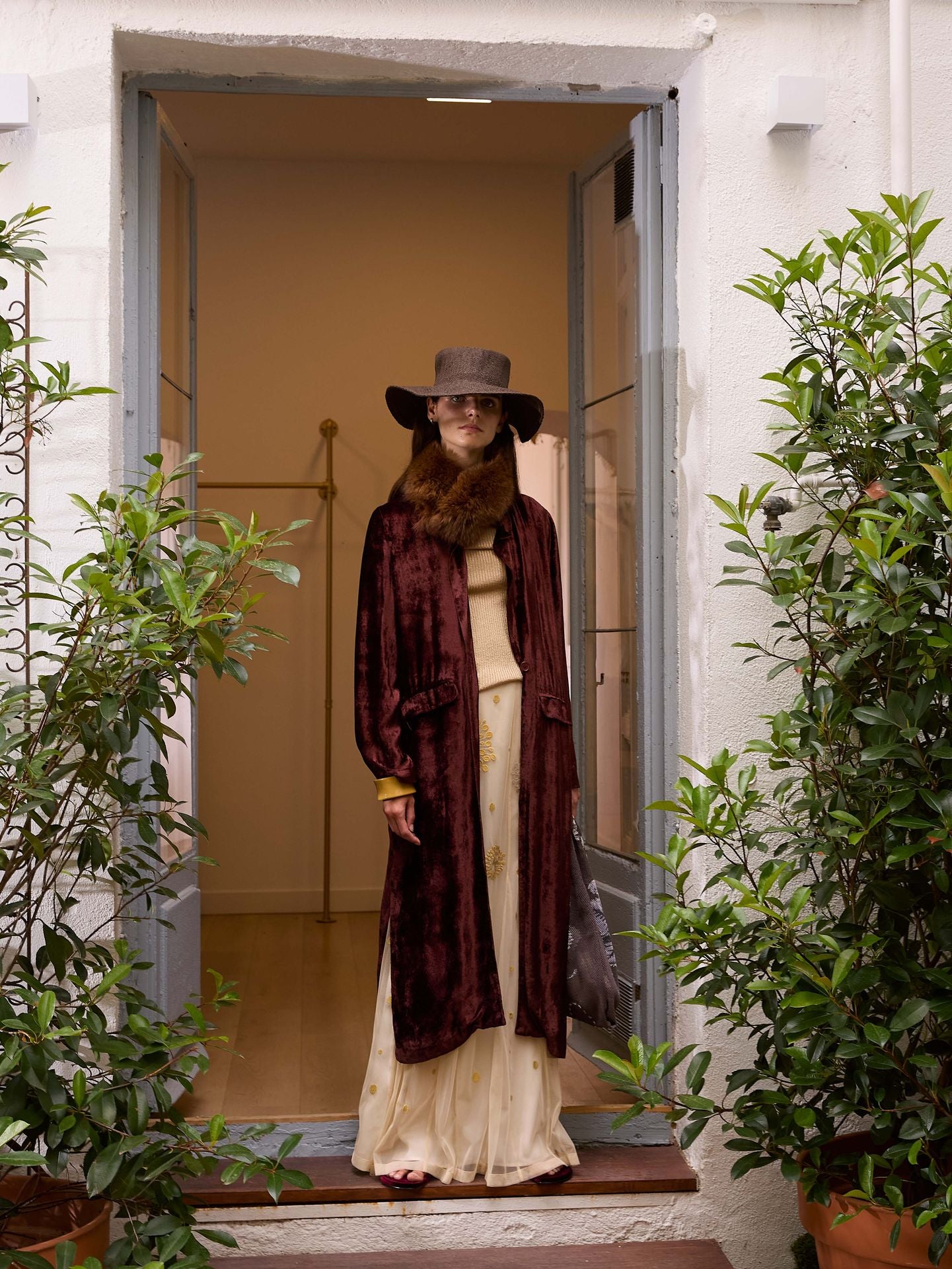 Falda larga de tul marfil