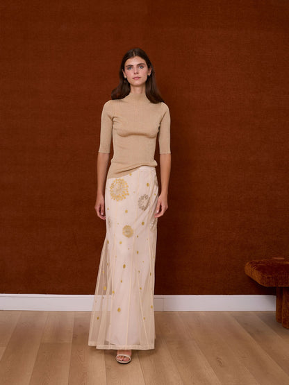 Falda larga de tul marfil