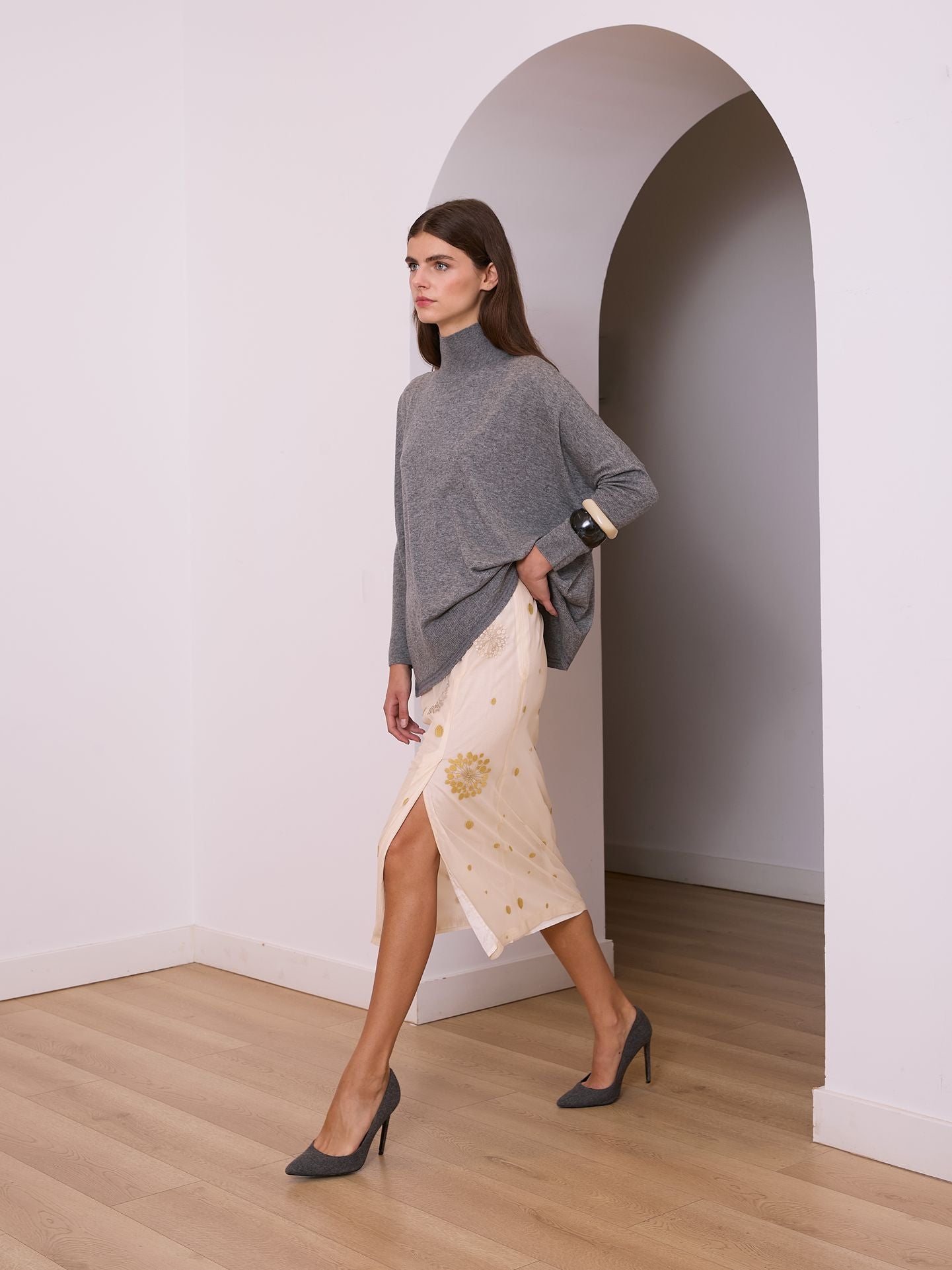 Jersey cuello alto gris