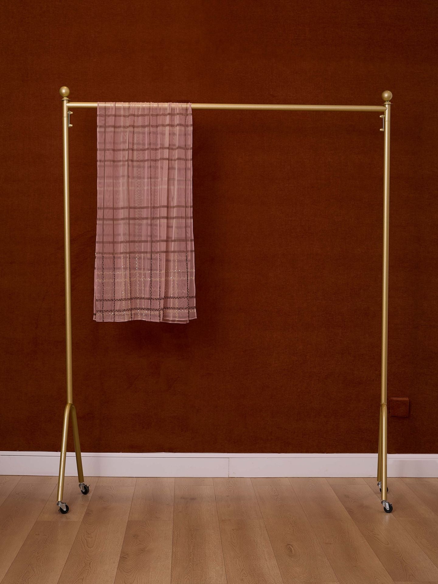 Chal de tul de cuadros rosa