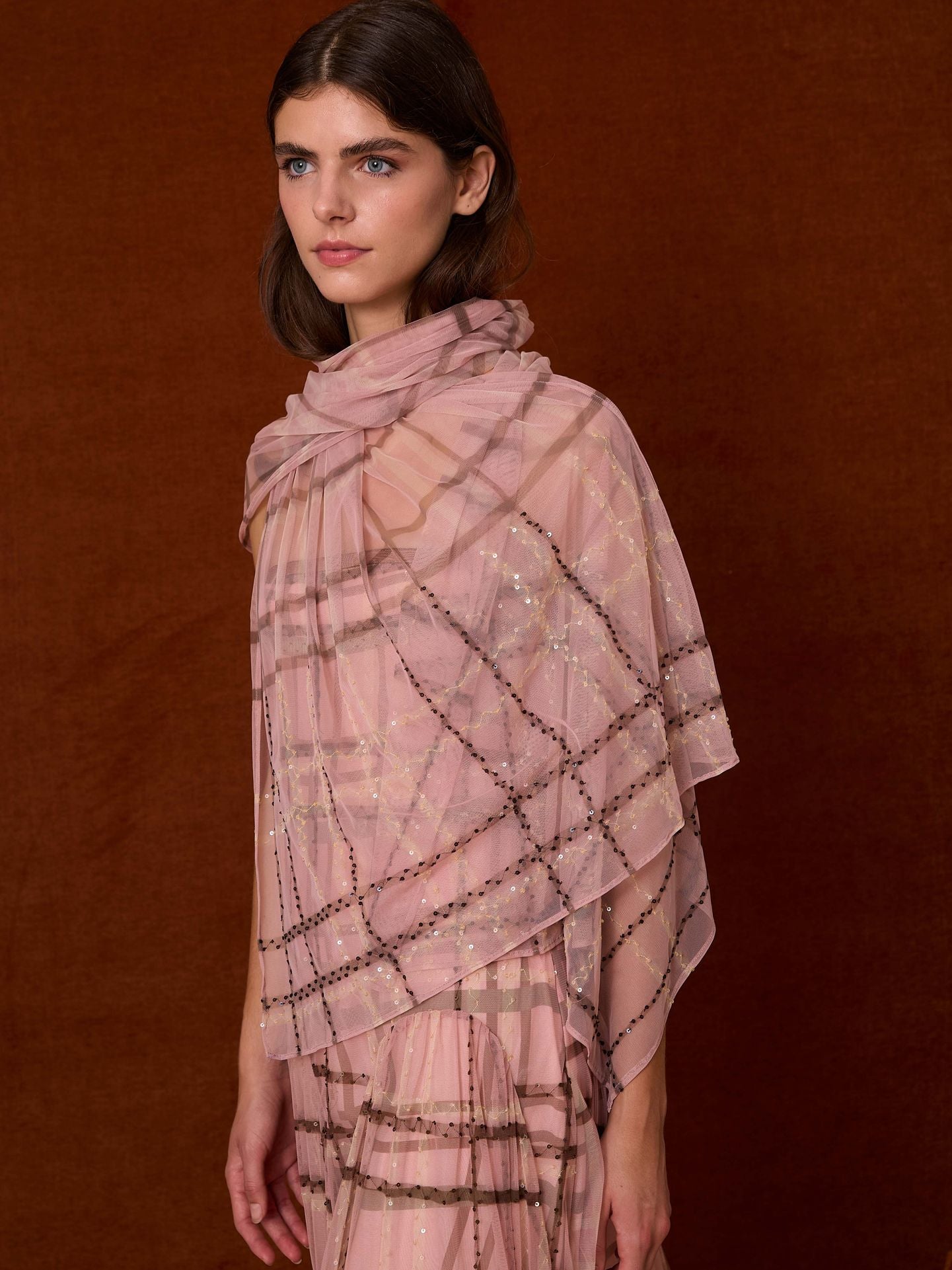 Chal de tul de cuadros rosa