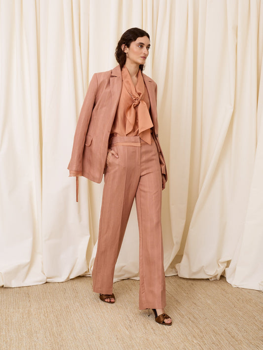 Blusa escote pico color rosa