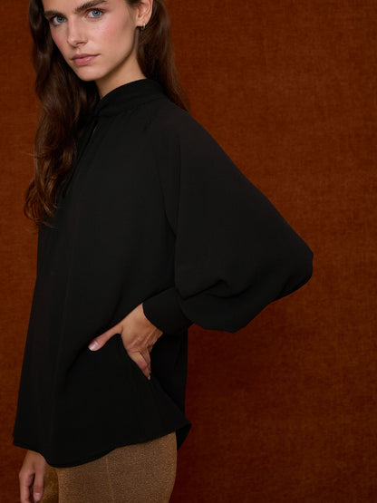 Blusa cuello cerrado negro
