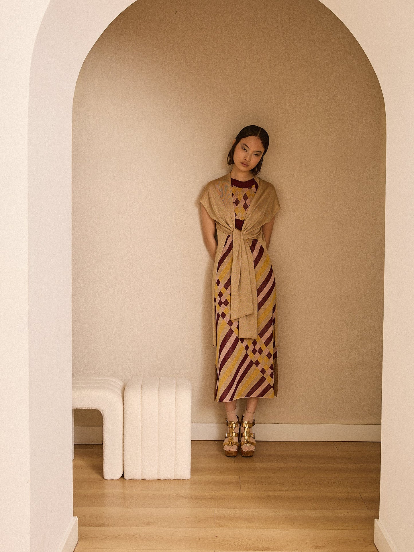 Chaqueta dorada de lurex larga