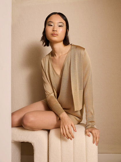 Chaqueta dorada de lurex corta