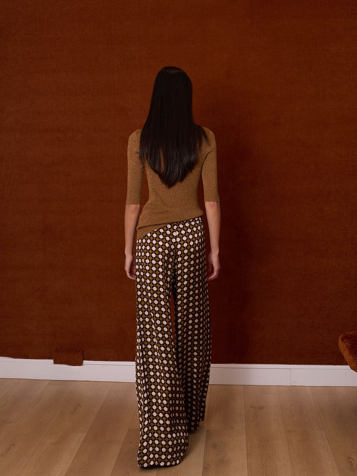 Pantalón de lunares color tabaco