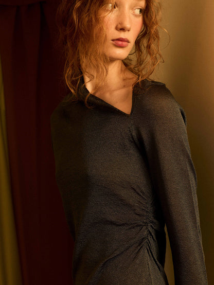 Jersey cuello asimétrico color plomo