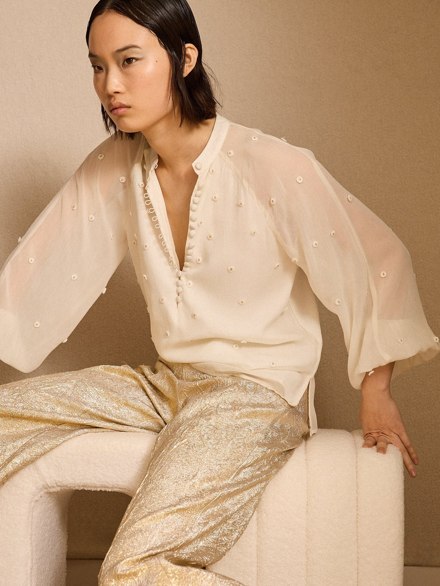 Blusa con apliques marfil