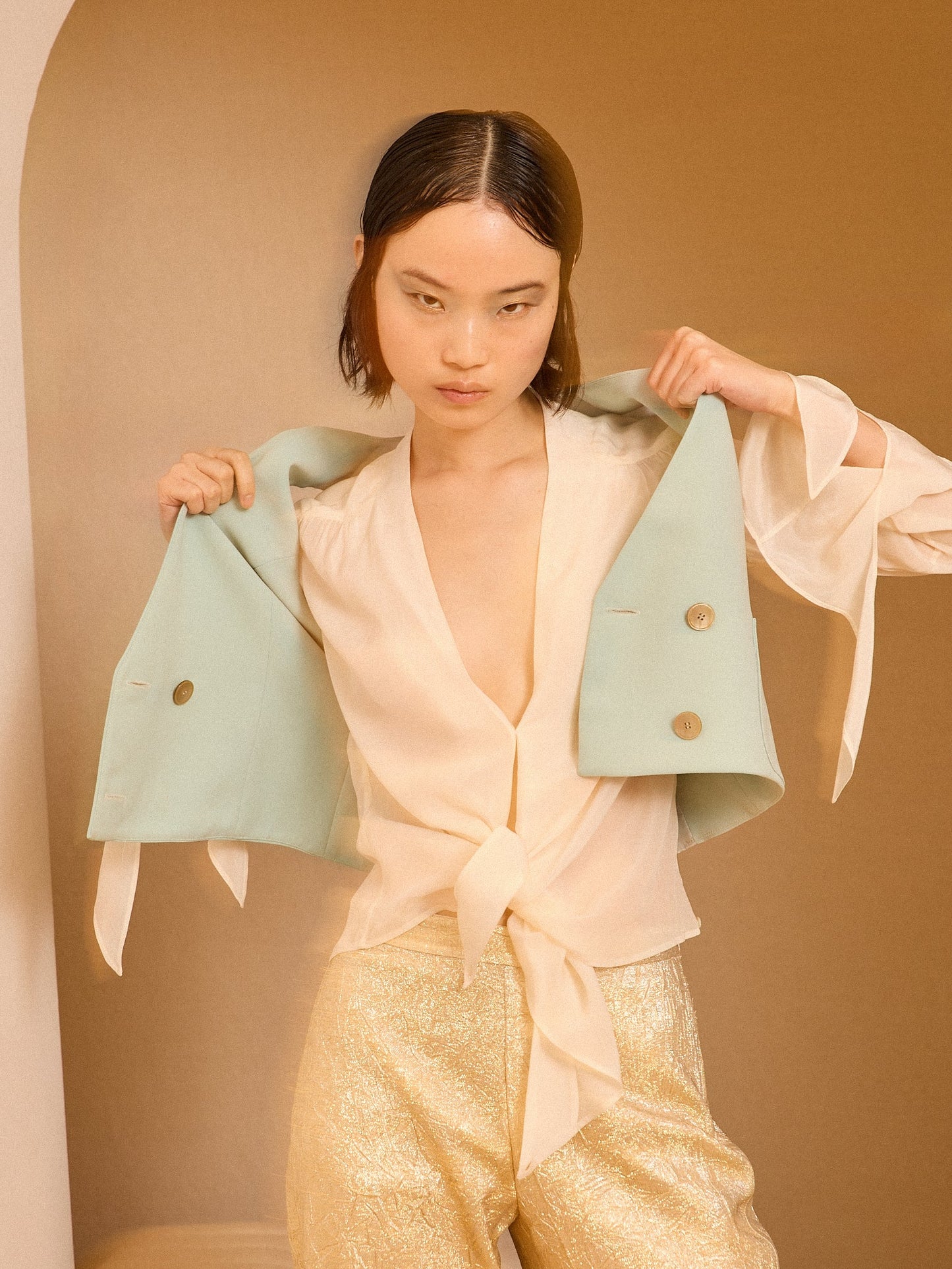 Chaleco crep celeste