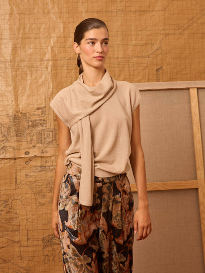 Top con lazada beige