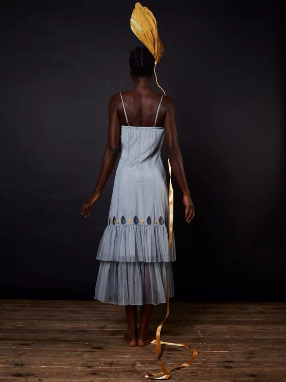 Vestido midi de tul azul