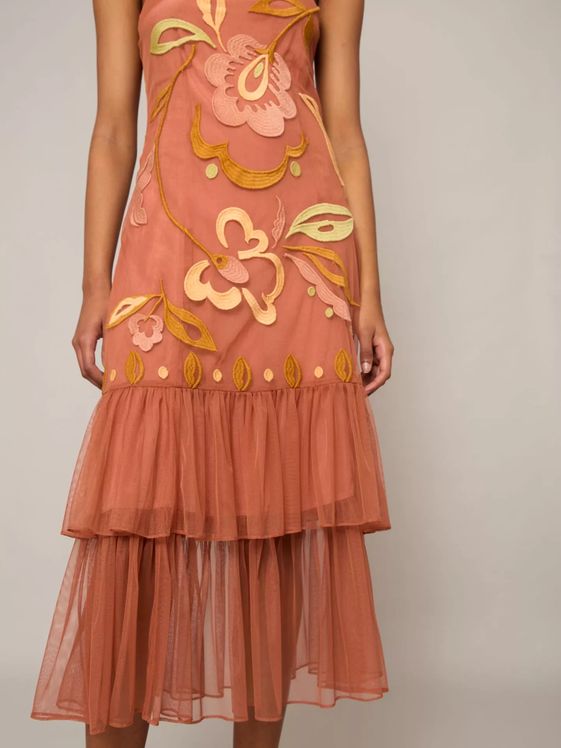 Vestido teja midi de tul